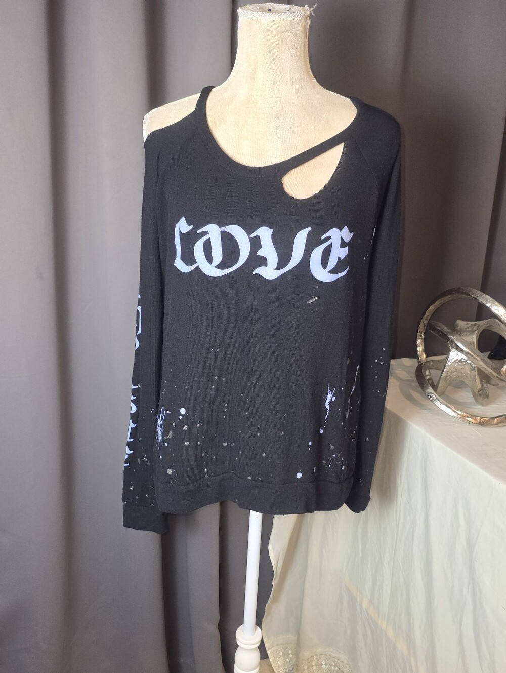 Chaser LOVE Heartbreaker Sweater Womens M Black Distressed Goth Grunge
